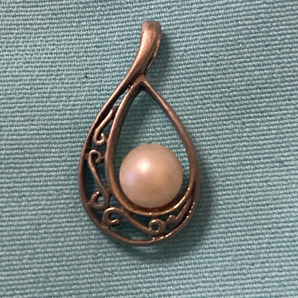 Vintage Silver/Faux Pearl Pendant